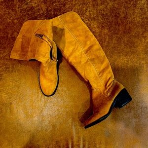 New - Size 6, cognac color, saude boots. Faux fur interior.